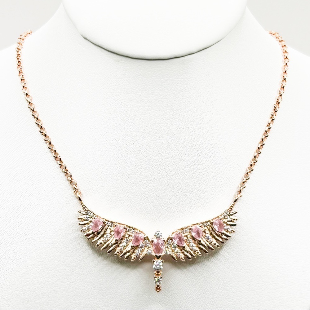 Elegant Pink and Gold Necklace